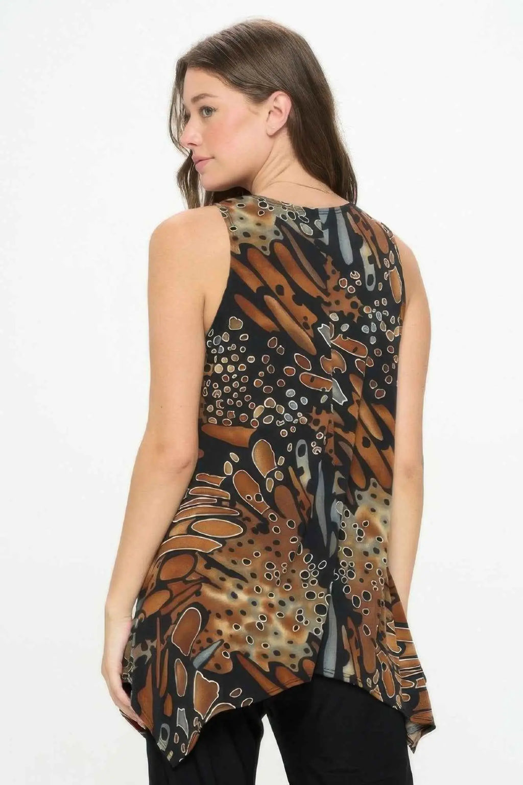 Plus Size Hit Shark Bite Hem Tank - Mr Lou’s Place