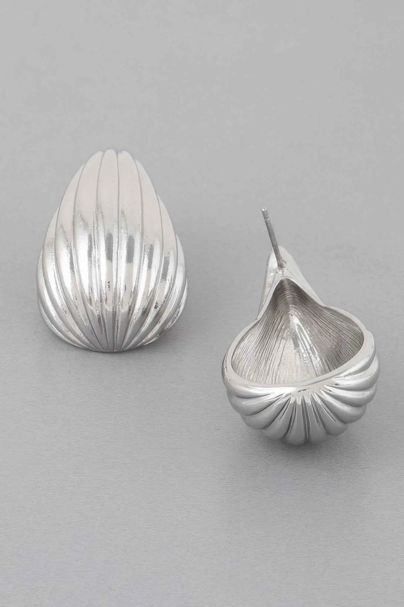 Ribbed Curve Teardrop Earrings - Mr Lou’s Place