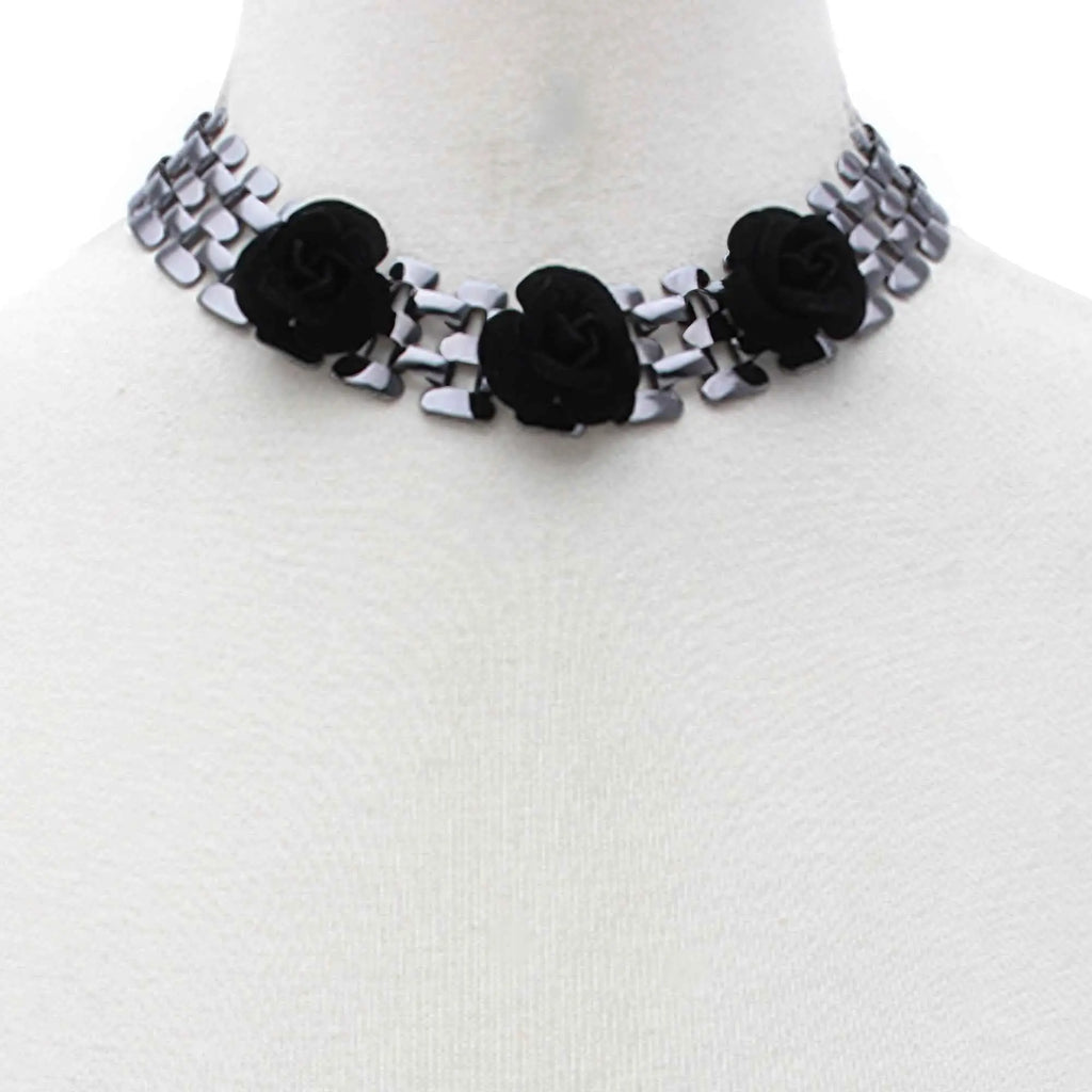 Sodajo Flower Metal Necklace - Mr Lou’s Place