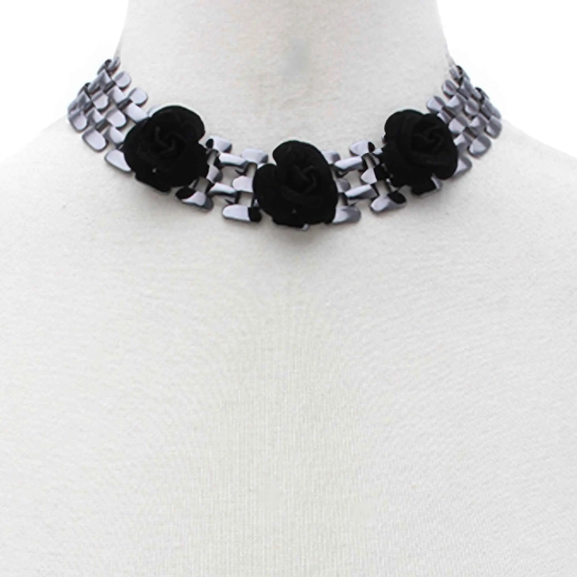 Sodajo Flower Metal Necklace - Mr Lou’s Place