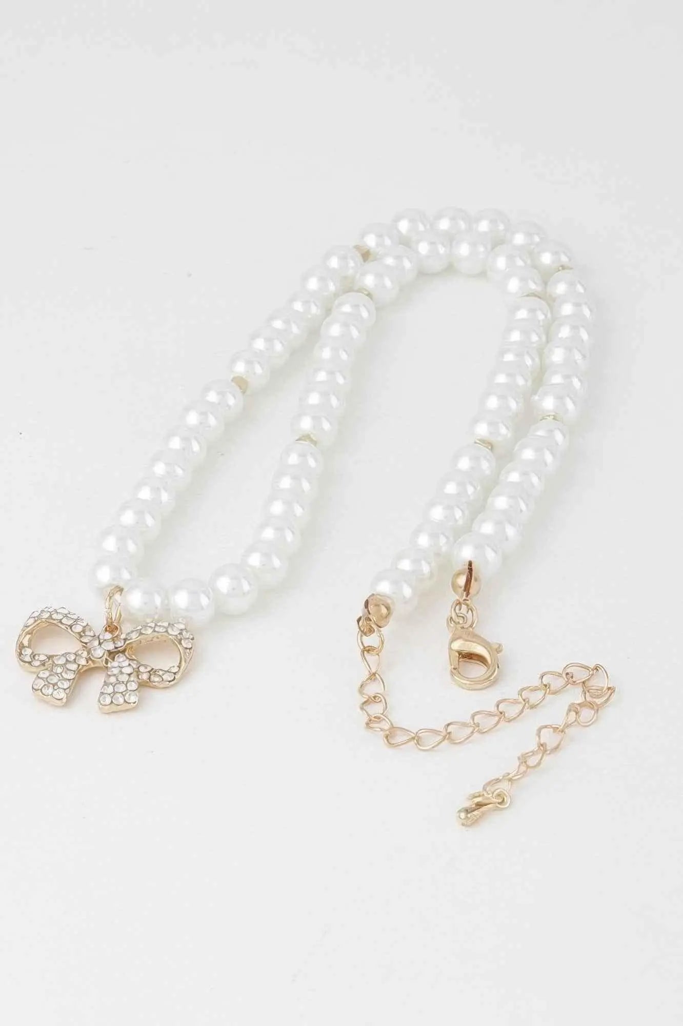 White Pearl Bow Necklace - Mr Lou’s Place